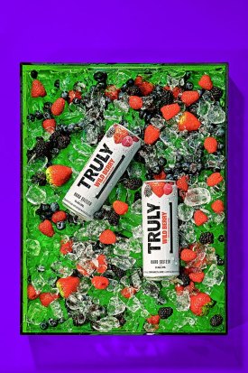 MOlman_Advertising_Berry_Ice_Tray_Wild_Berry_54190745