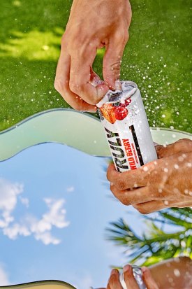 MOlman_Advertising_Can_Pop_Mirror_Wild_Berry_07160696